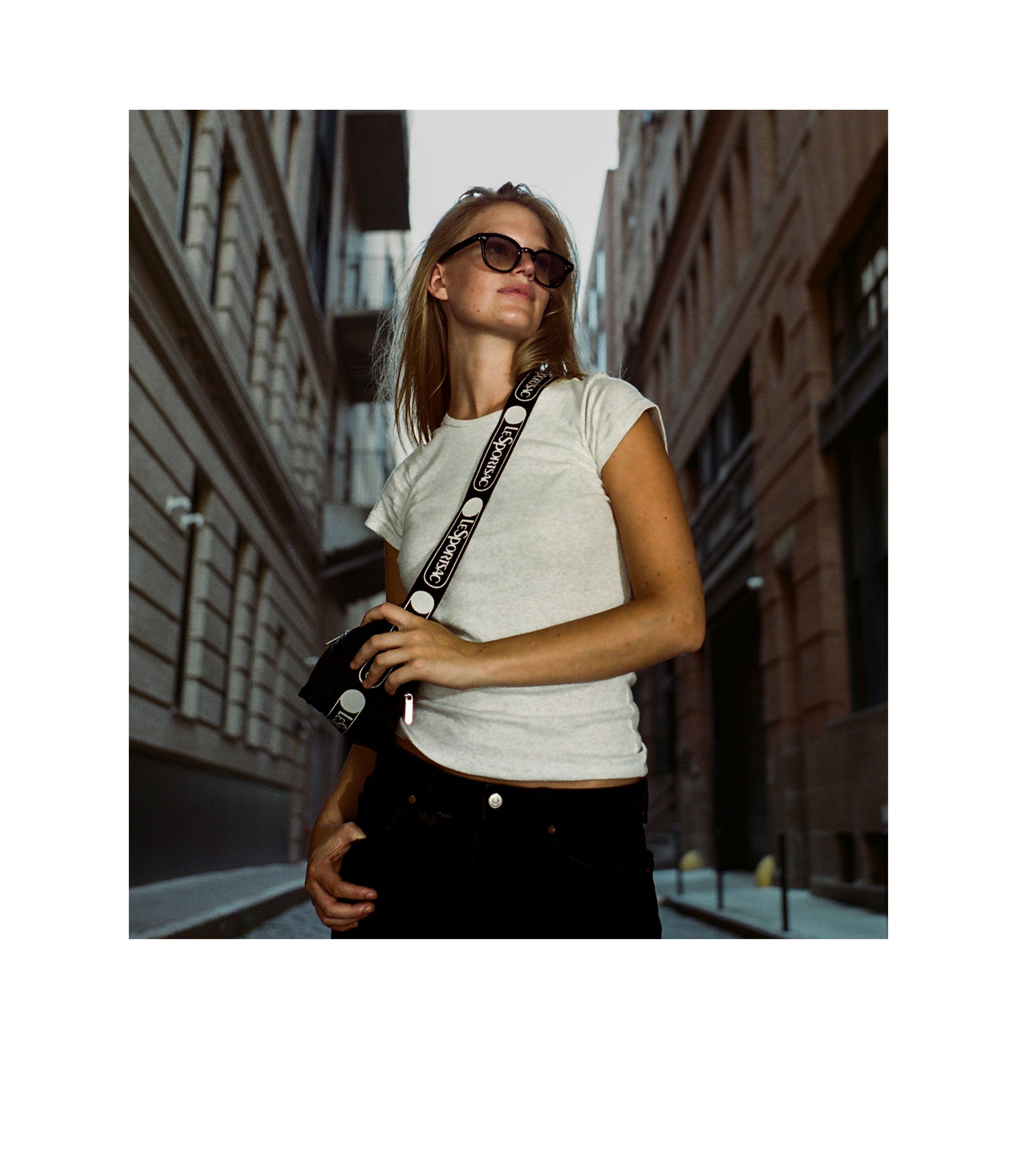 ショルダーバッグ・ポシェット LOW CLASSIC LEATHER LARGE BAG 5BNY636 Mini black leather crossbody bag