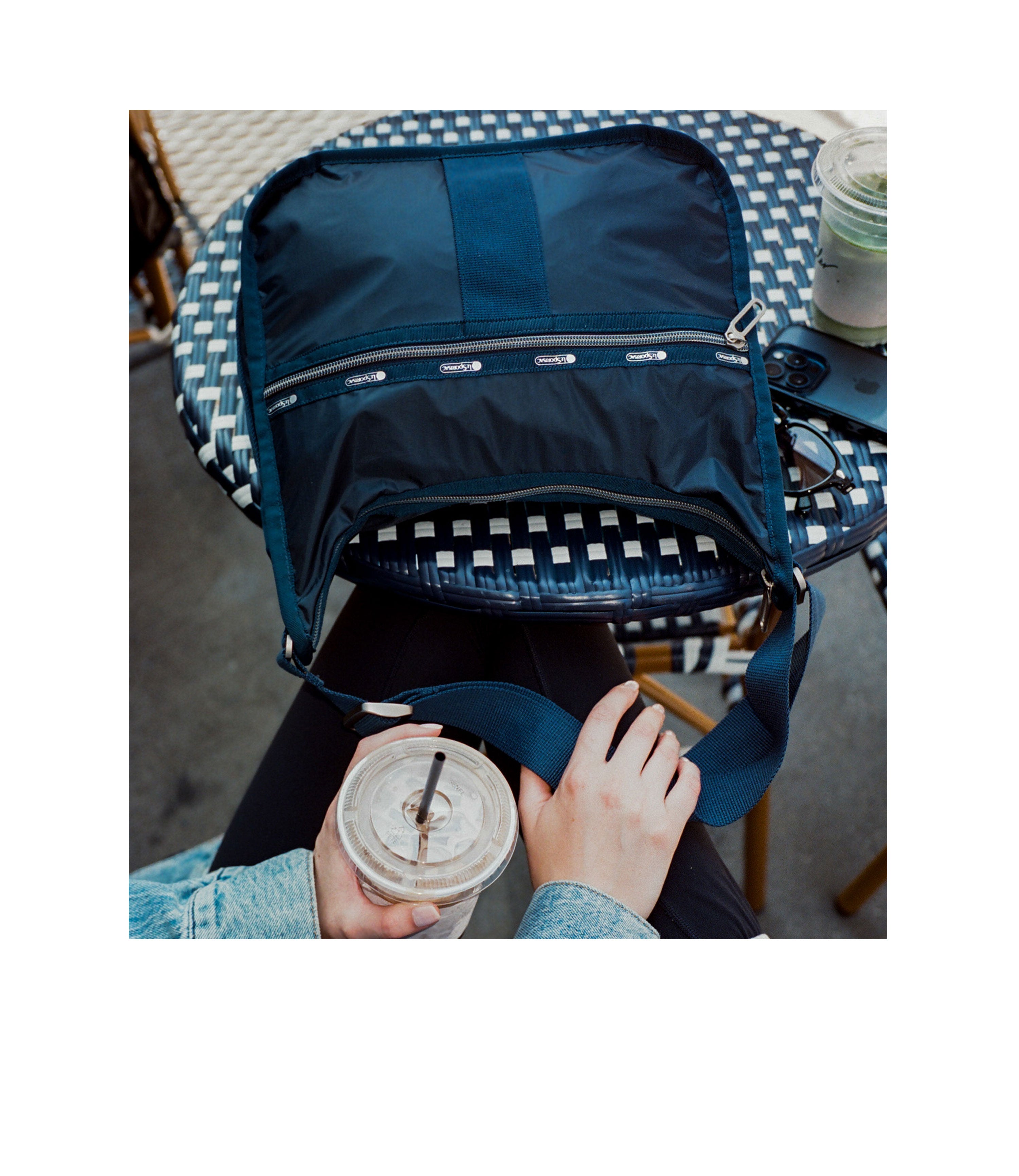 4179 LeSportsac ボディバッグ エッセンシャル ネイビー系 Essential Medium Hobo - Dark Blue C – LeSportsac