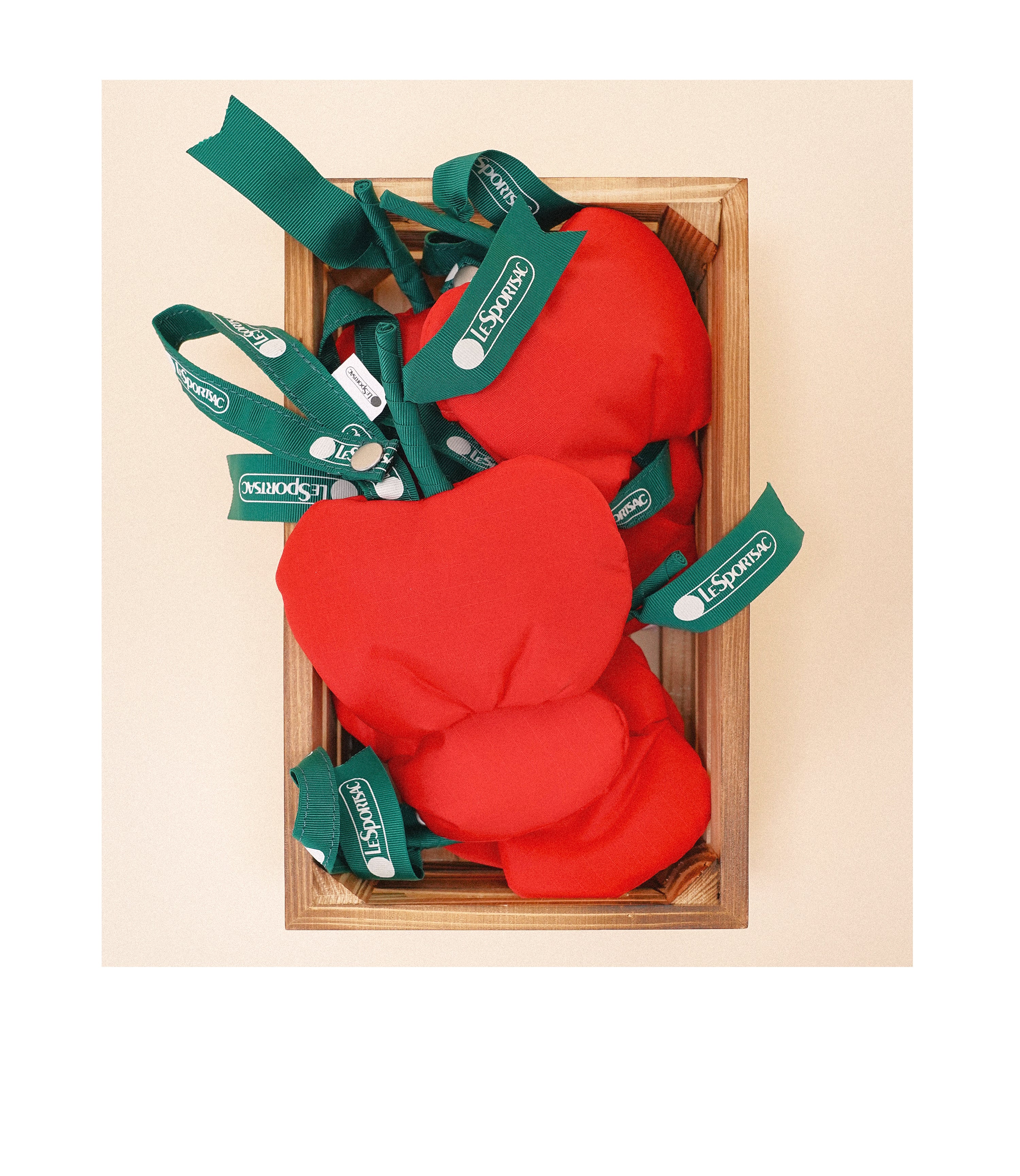 NYC Iconic Apple Charm - Red Apple – LeSportsac