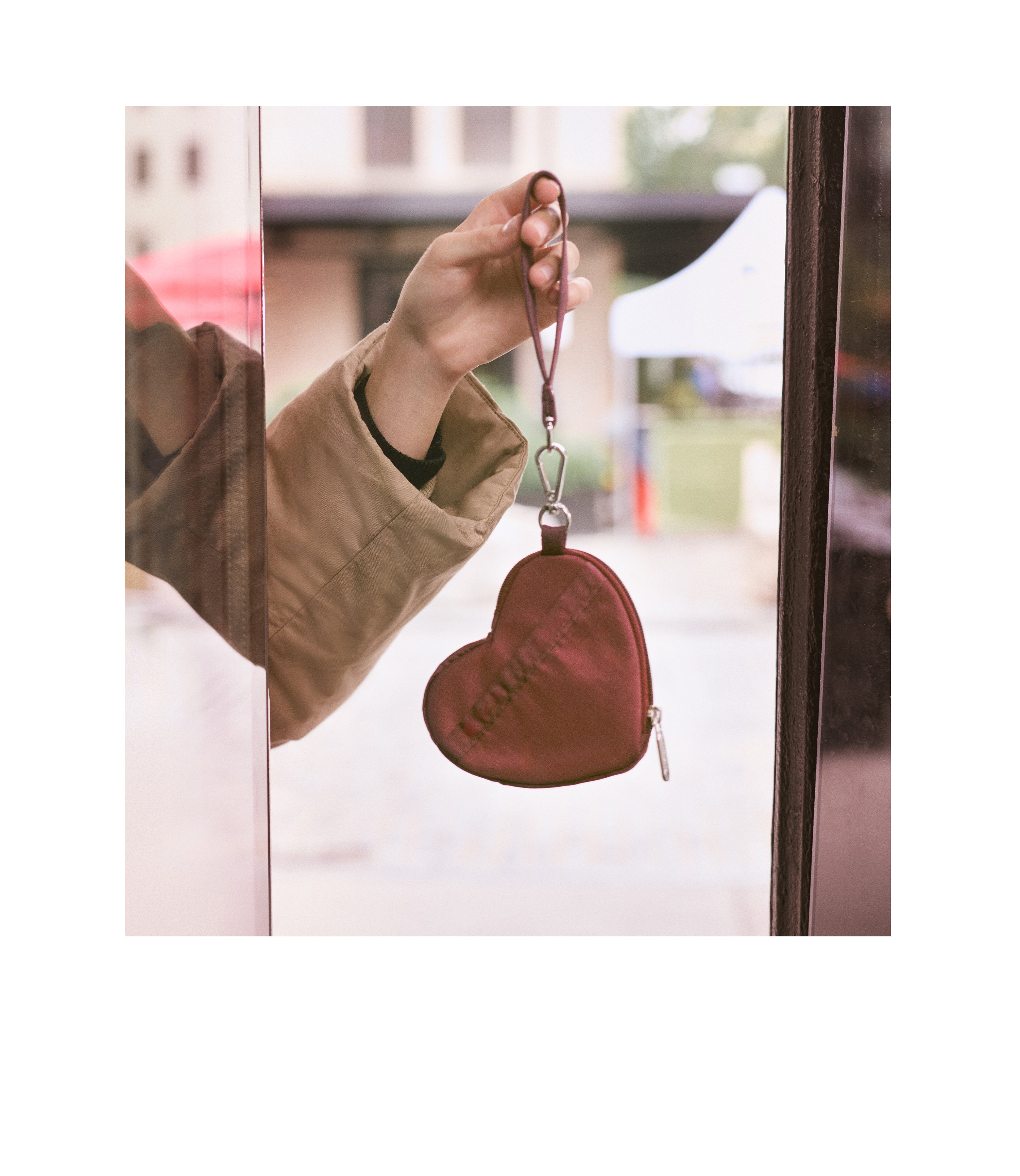 Heart Wristlet - Deep Cherry solid – LeSportsac