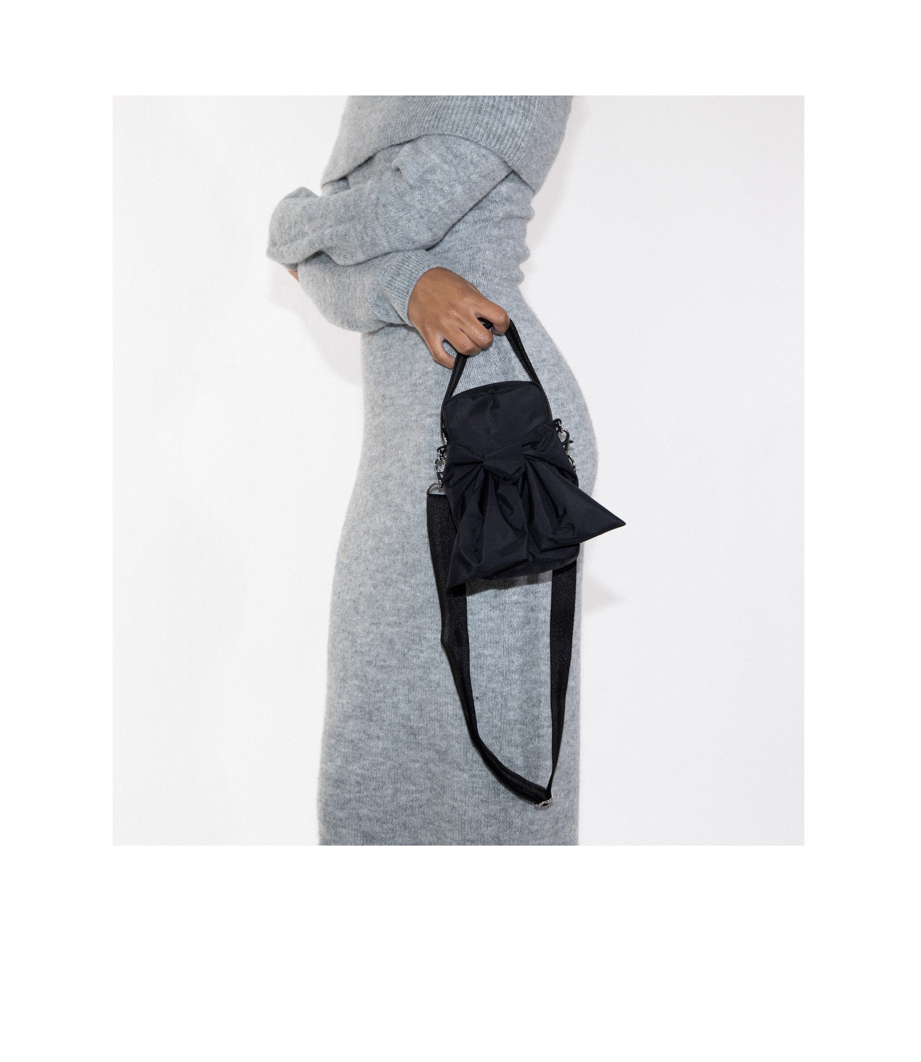 é ribbon satin 2way body bag 2.5