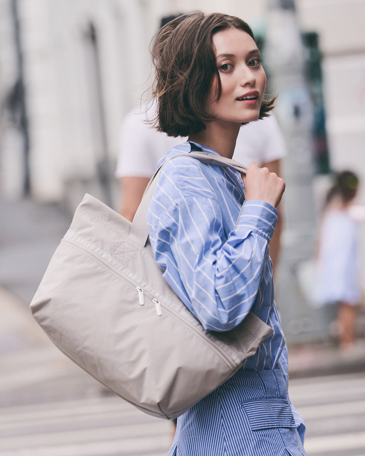 LIGHTEN YOUR WORLD – LeSportsac