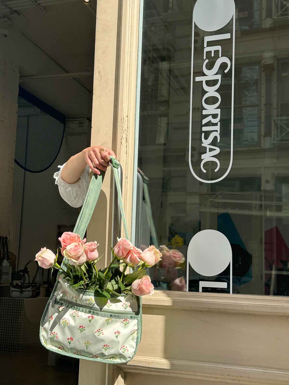 LIGHTEN YOUR WORLD – LeSportsac
